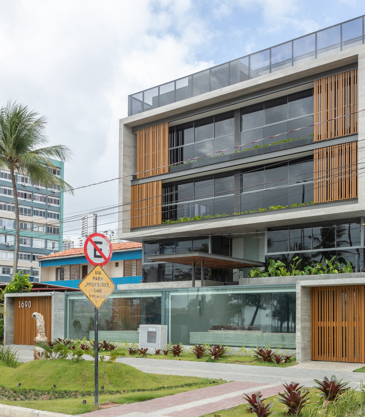 Apartamento à venda com 2 quartos, 168m² - Foto 4