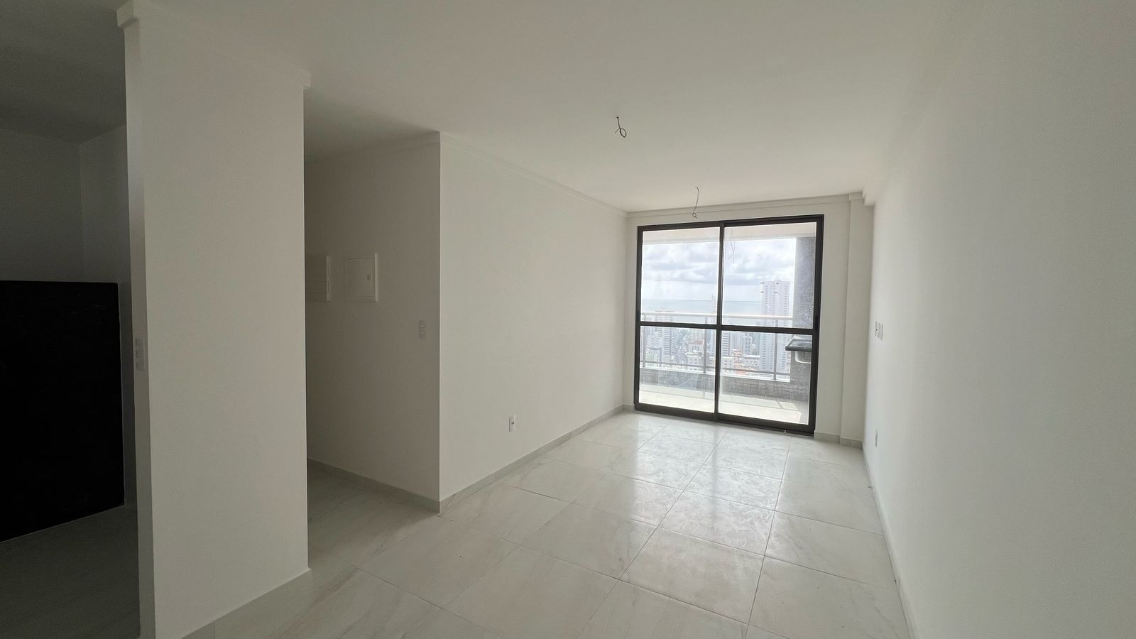 Apartamento à venda com 2 quartos, 62m² - Foto 2