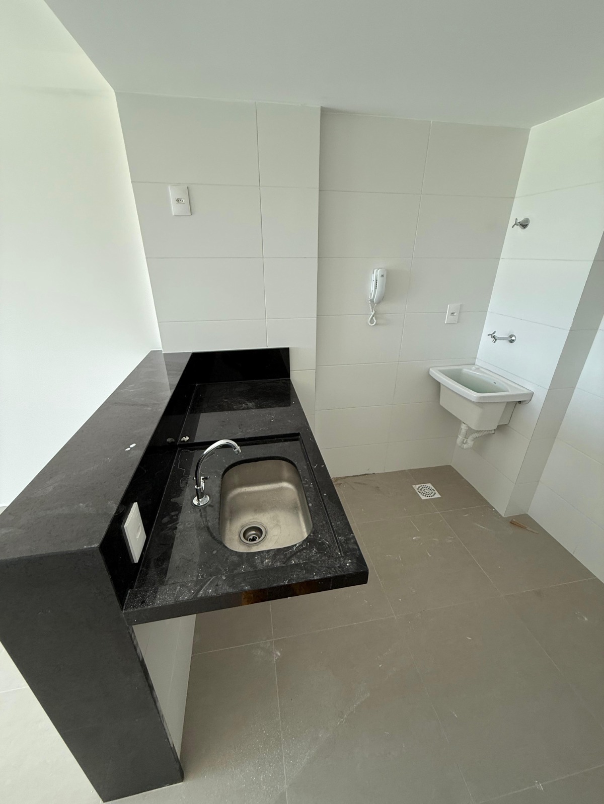Apartamento à venda com 2 quartos, 58m² - Foto 28