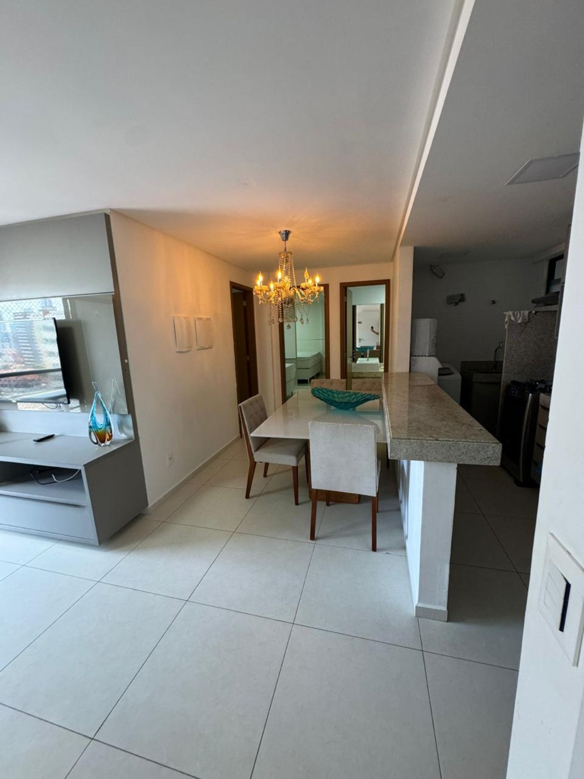 Apartamento à venda com 2 quartos, 64m² - Foto 2