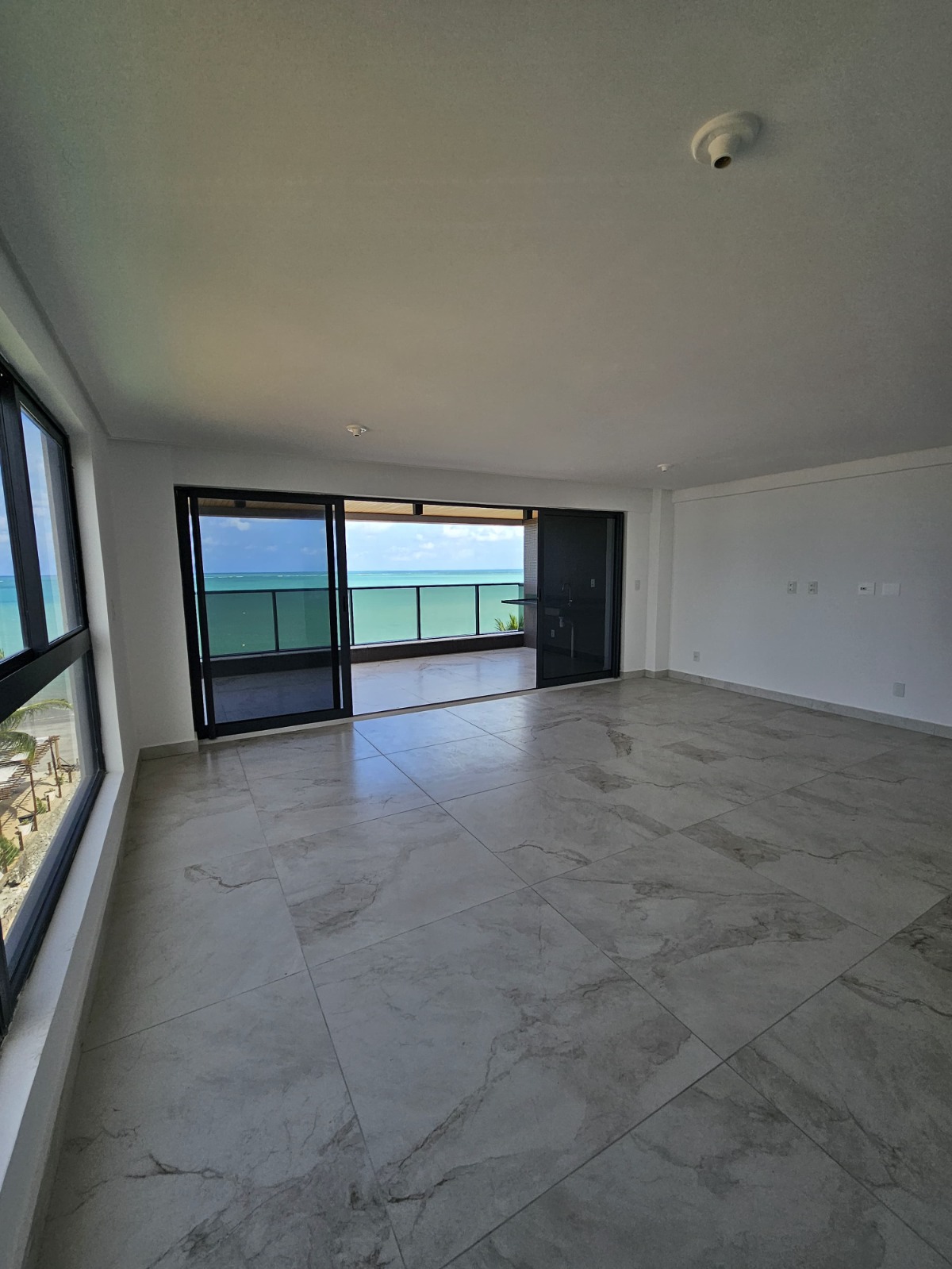 Apartamento à venda com 3 quartos, 177m² - Foto 1