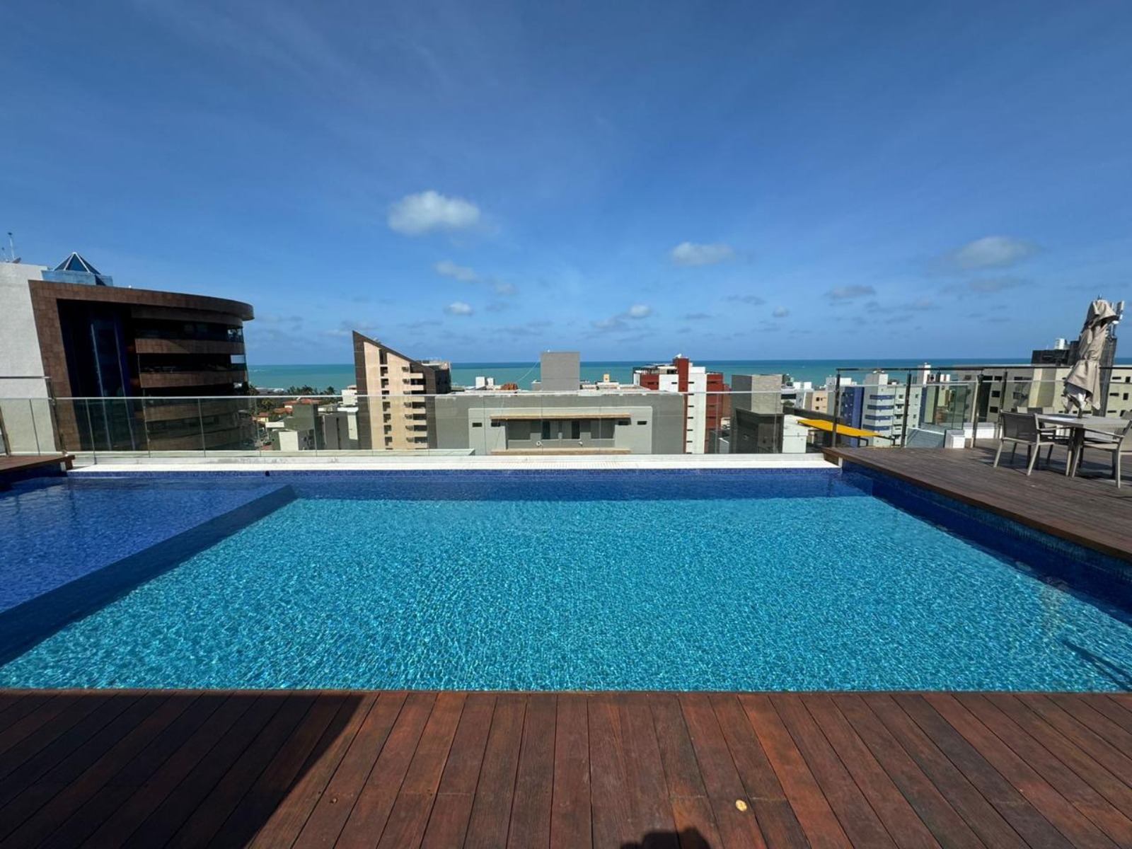 Apartamento à venda com 2 quartos, 64m² - Foto 4