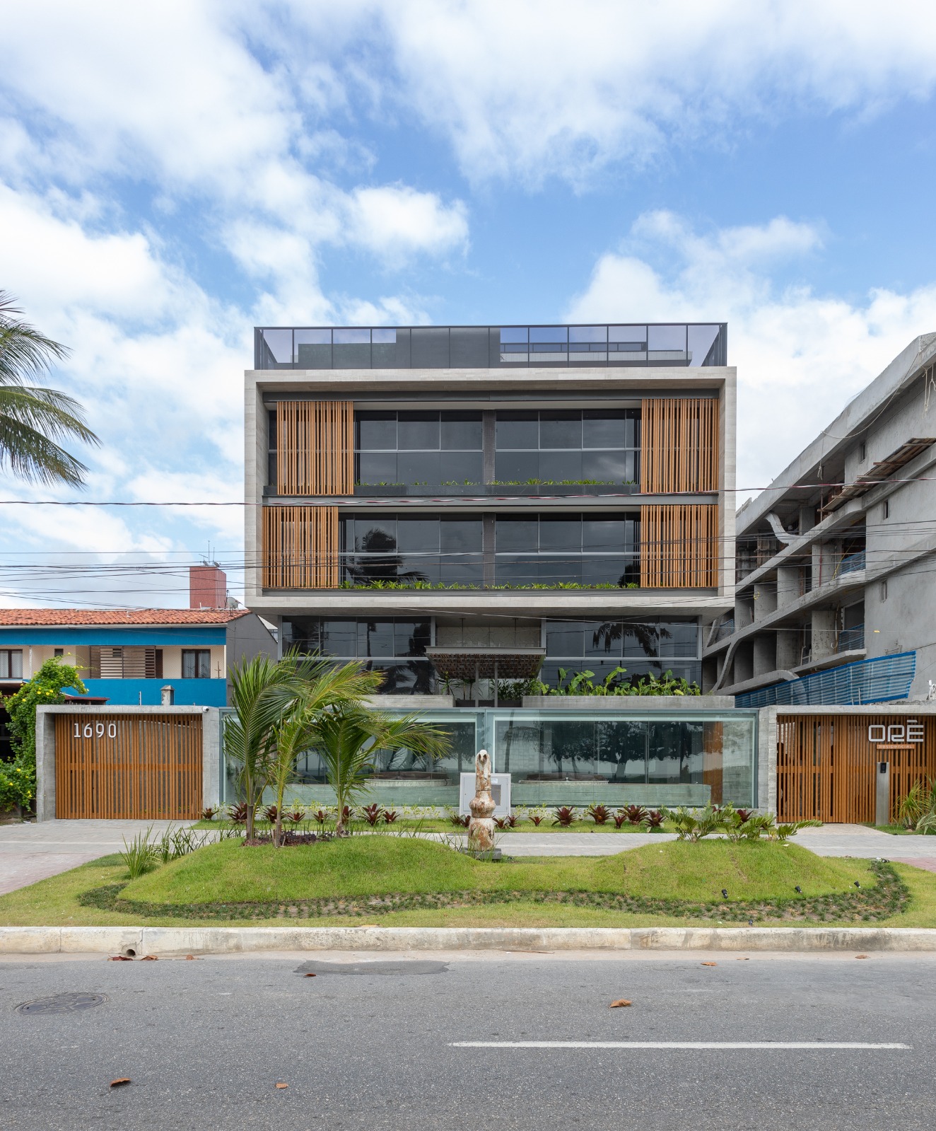 Apartamento à venda com 2 quartos, 168m² - Foto 2