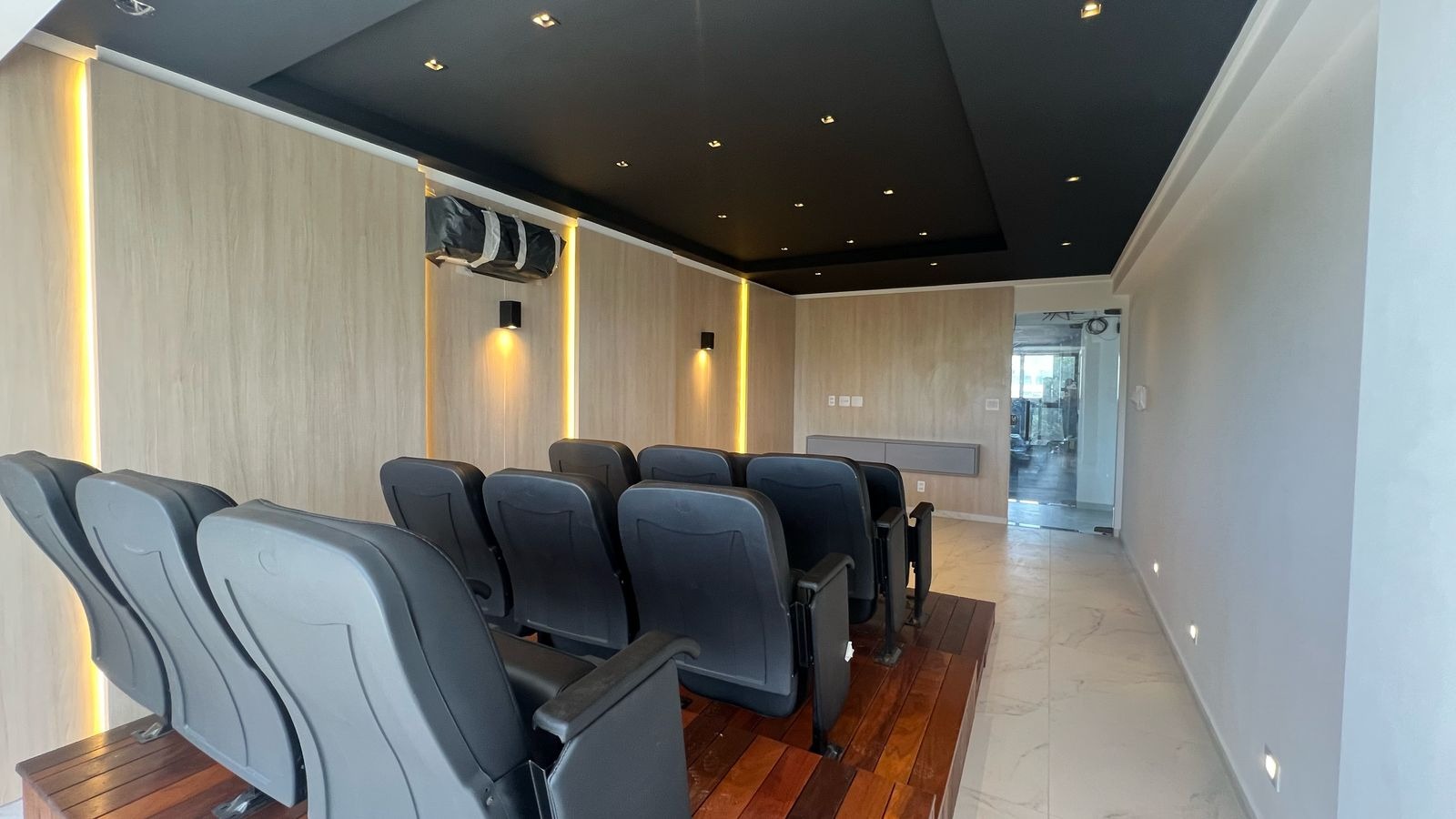 Apartamento à venda com 2 quartos, 62m² - Foto 26