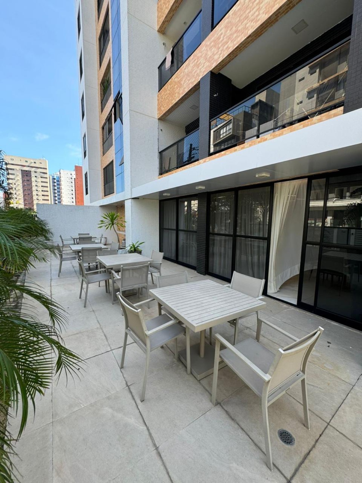 Apartamento à venda com 2 quartos, 64m² - Foto 9