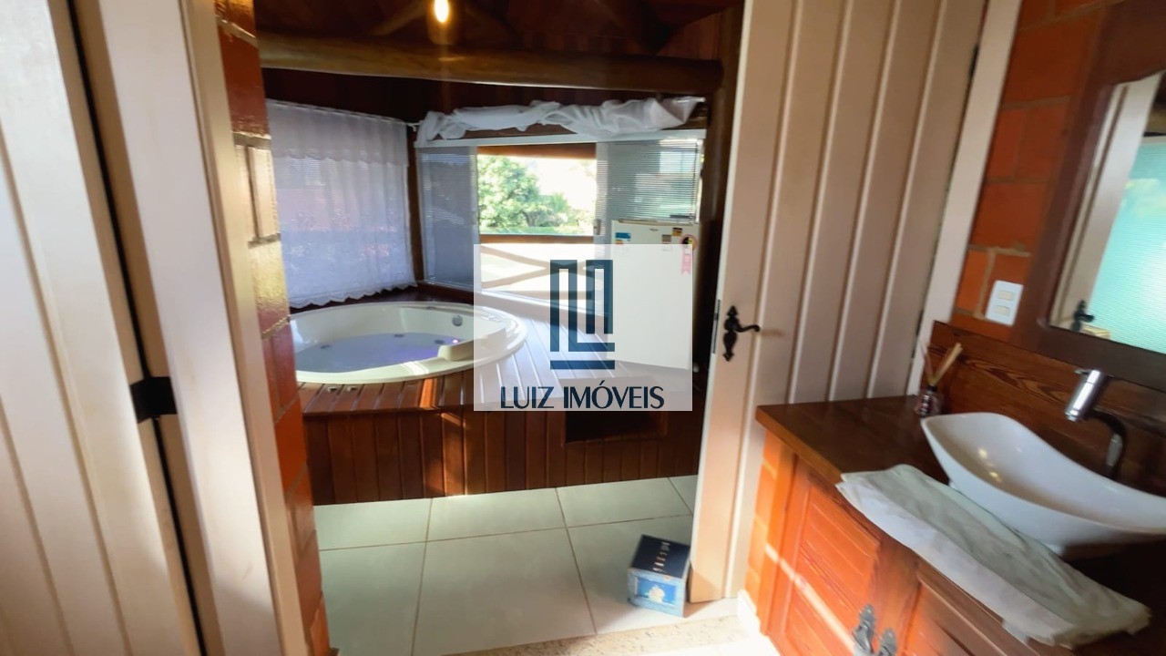Casa, 3 quartos, 2290 m² - Foto 3
