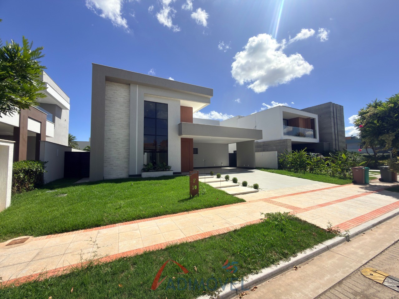 Casa, 3 quartos, 248 m² - Foto 1