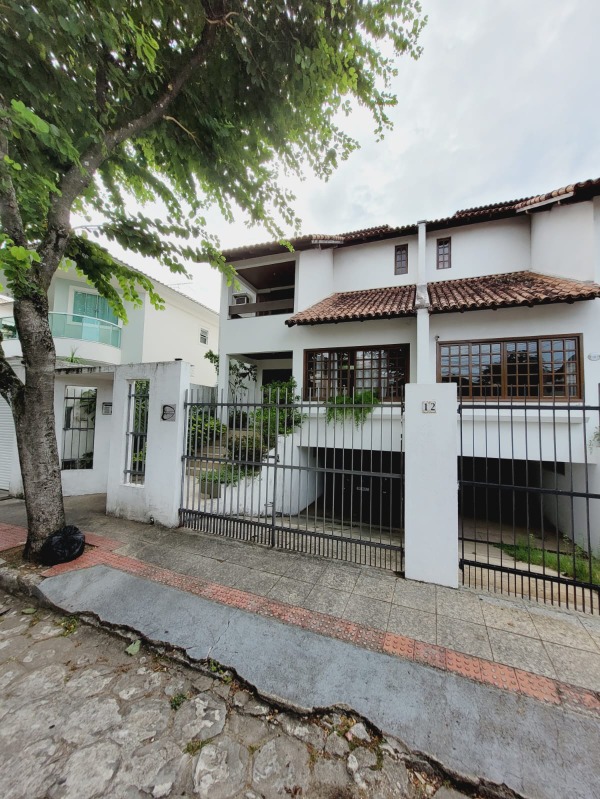 Casa, 3 quartos, 290 m² - Foto 1