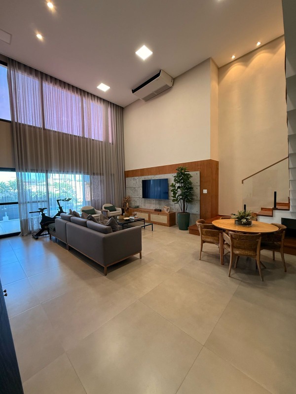 Casa, 4 quartos, 369 m² - Foto 1