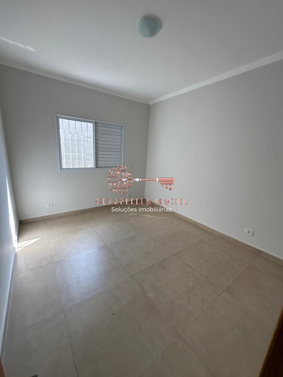 Imperd�vel oportunidade: Casa com 3 quartos, 1 su�te, 2 salas, 3 banheiros, 4 vagas na Vila Santa Ros�lia, S�o Roque-SP!