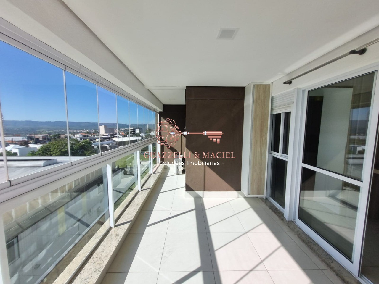 Apartamento em PARQUE CAMPOLIM