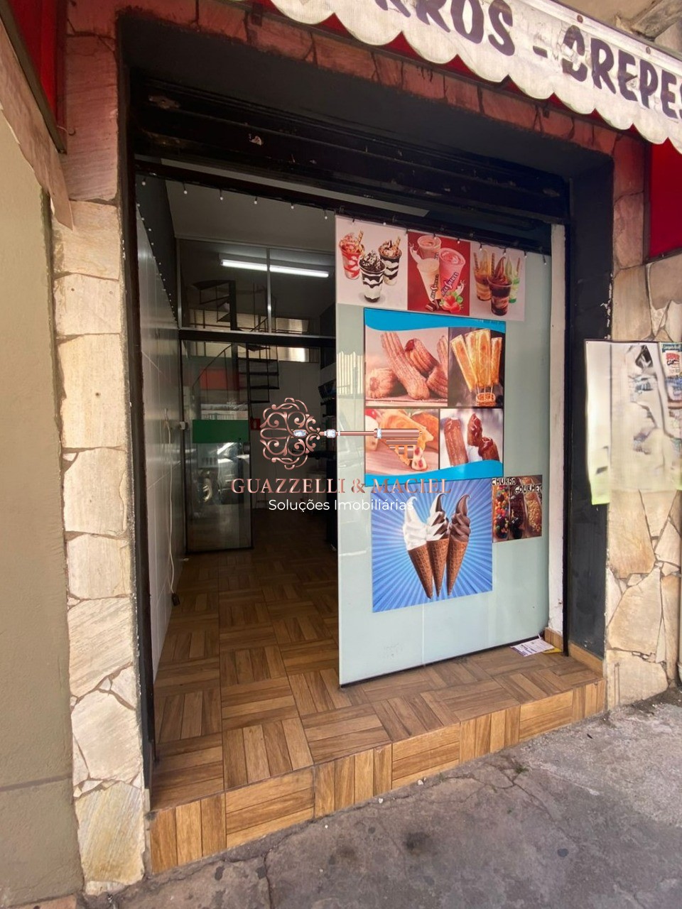 Aluguel de Ponto Comercial com 1 sala, 1 banheiro e 40m� no Centro de S�o Roque-SP!