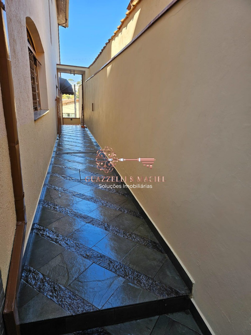 Casa em ESTAÇÃO, SÃO ROQUE - Casa à venda em São Roque-SP, bairro Estação: 2 quartos, 1 sala, 2 banheiros, 2 vagas, 200m² de área. Imperdível! - Foto 2