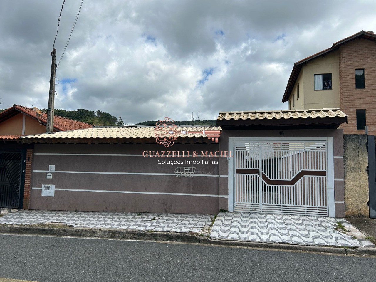 Casa em VILA JUNQUEIRA, SÃO ROQUE - Imperdível casa à venda em São Roque-SP, Vila Junqueira: 3 quartos, 1 sala, 2 banheiros, 5 vagas de garagem - 138,00m². Confira já! - Foto 1