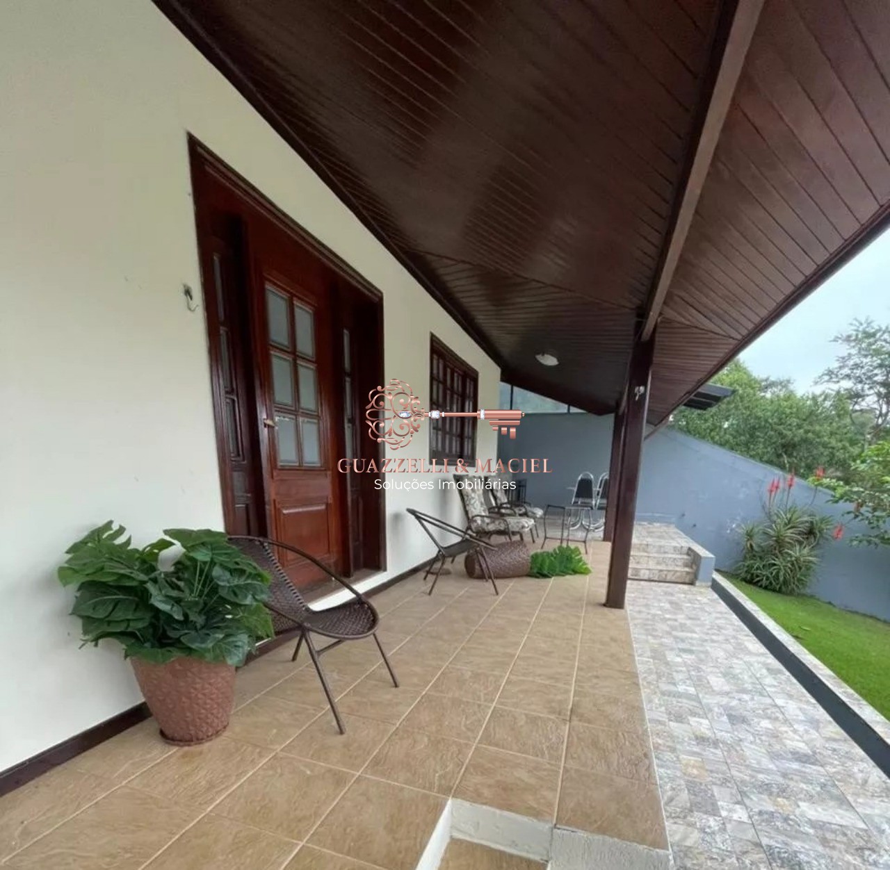 Casa em JARDIM DAS FLORES, SÃO ROQUE - Casa para locação no Jardim das Flores, São Roque-SP: 3 quartos, 1 suíte, 1 sala, 3 banheiros, 4 vagas, 259m².