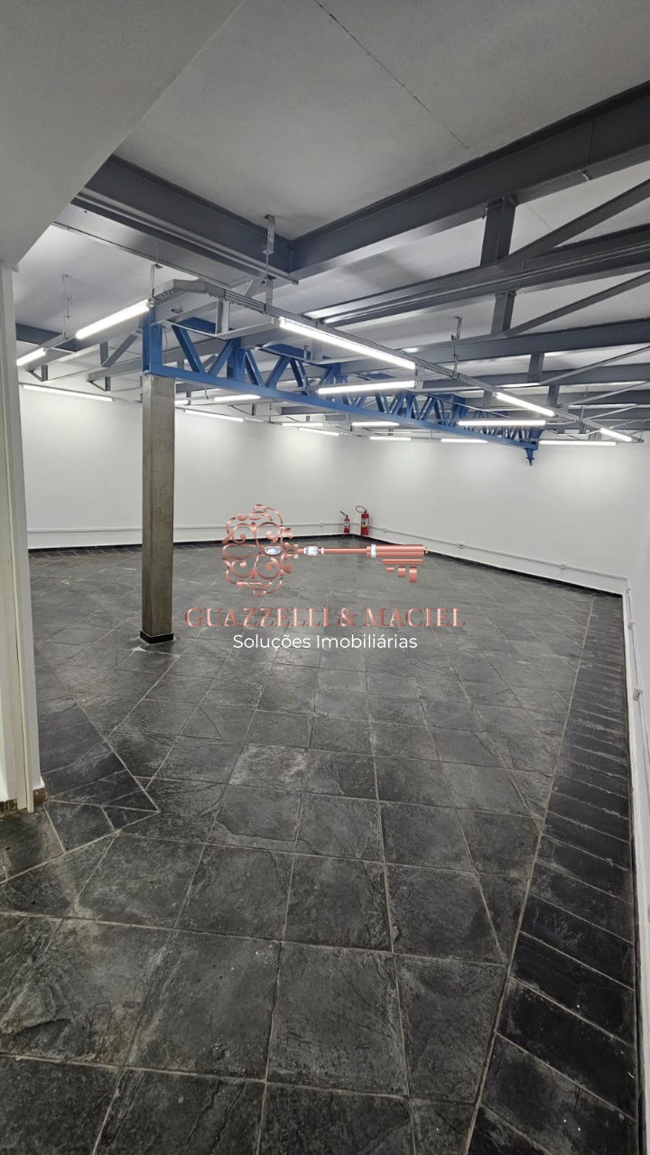 Sal�o Comercial de Alto Padr�o para Loca��o no Centro de S�o Roque-SP: 1 Sala, 2 Vagas de Garagem, 125m� de �rea
