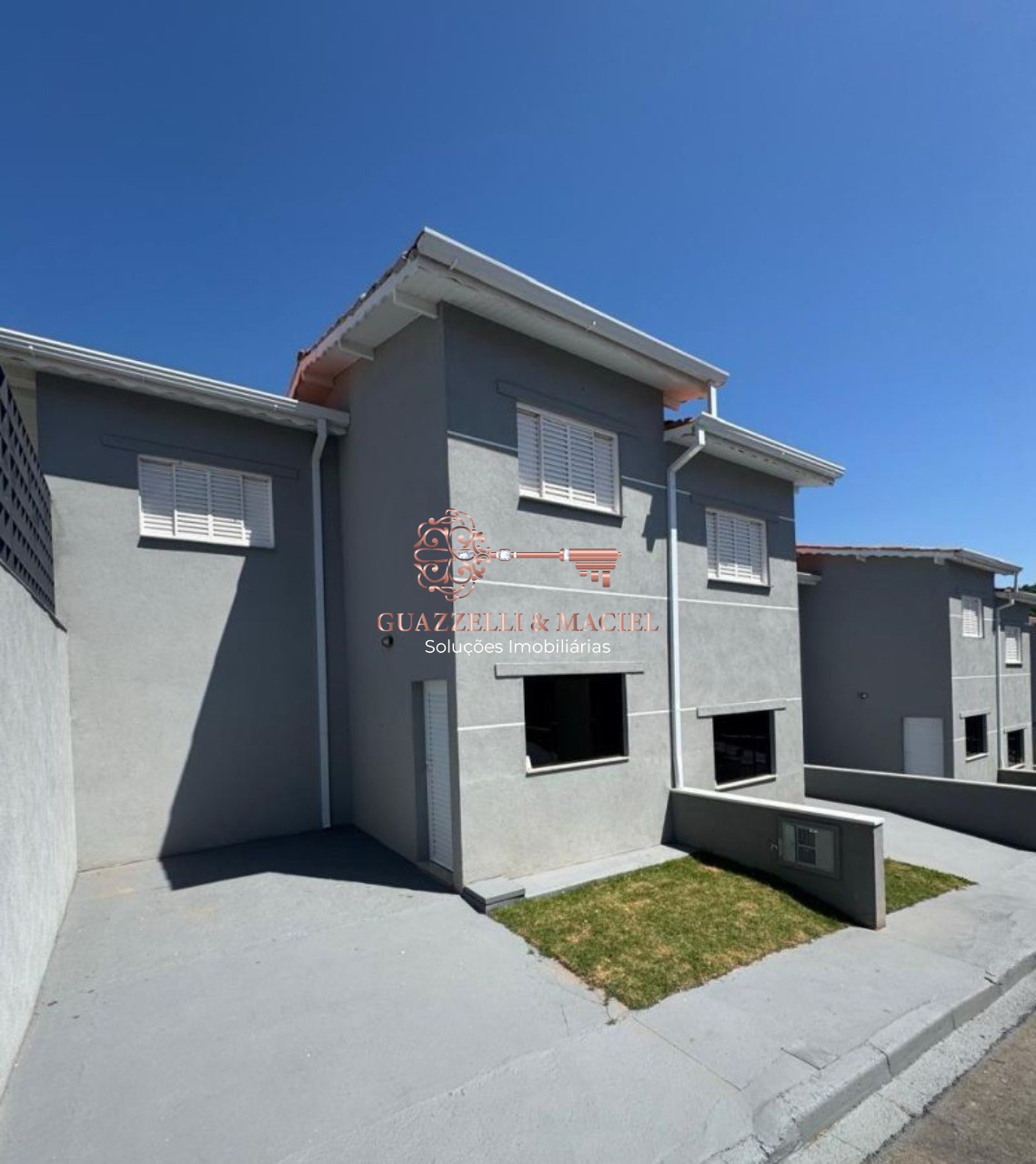 Aluguel de Casa em Condom�nio: 2 Quartos, 1 Sala, 2 Banheiros, 1 Vaga - Vila Santo Ant�nio, S�o Roque-SP - 64m�