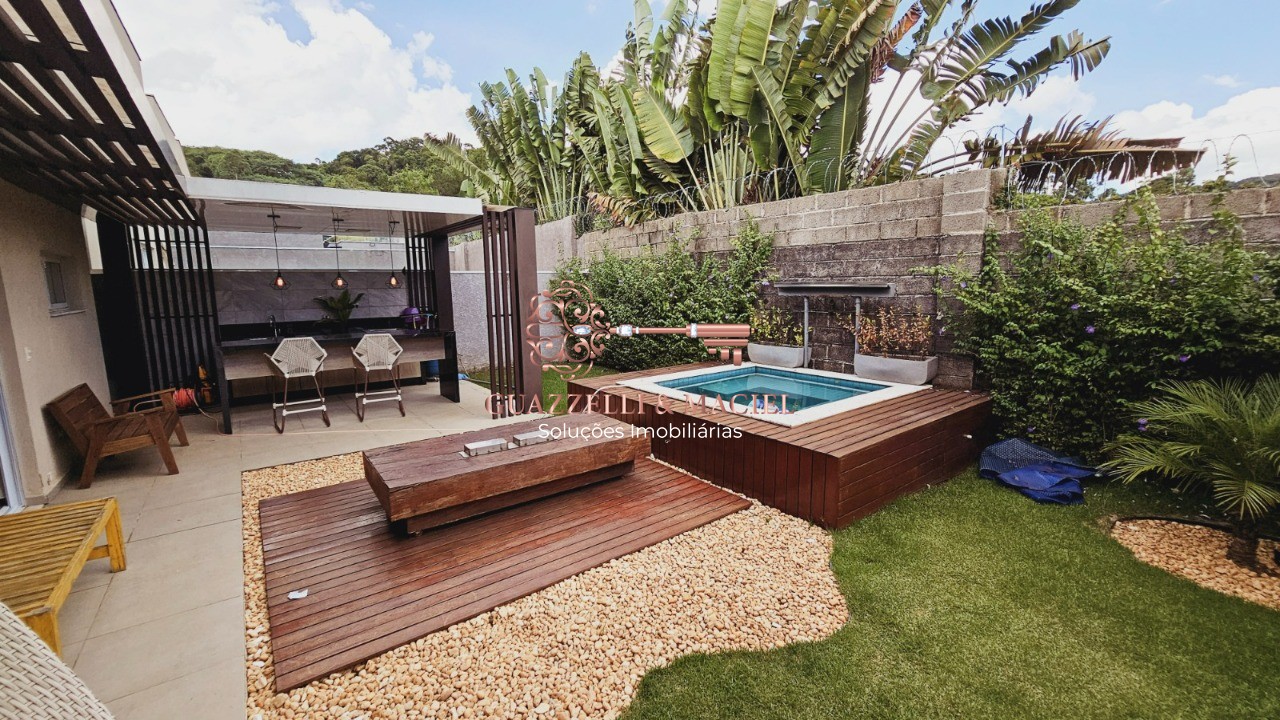 Condominio em JARDIM MARIA TRINDADE, SÃO ROQUE - Casa de alto padrão em condomínio à venda em São Roque-SP, Jardim Maria Trindade: 3 suítes, 2 salas, 3 banheiros, 2 vagas, 200m². - Foto 1