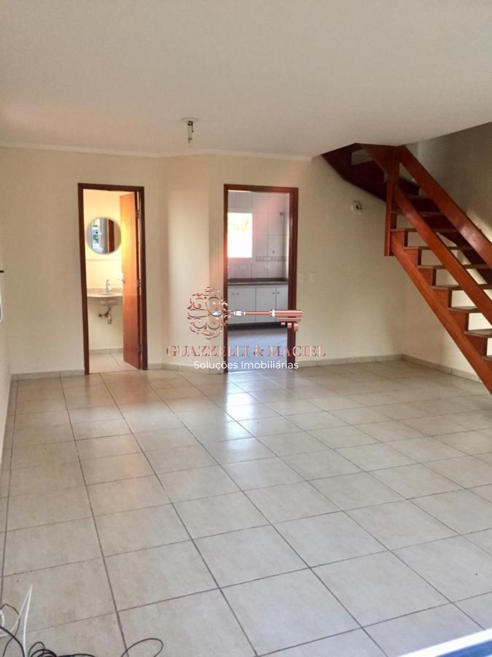 Condominio em JARDIM MARIA TRINDADE, São Roque - Casa em Condomínio à Venda em São Roque-SP: 3 Quartos, 1 Sala, 1 Banheiro, 1 Vaga de Garagem, 100m² de Área. - Foto 2