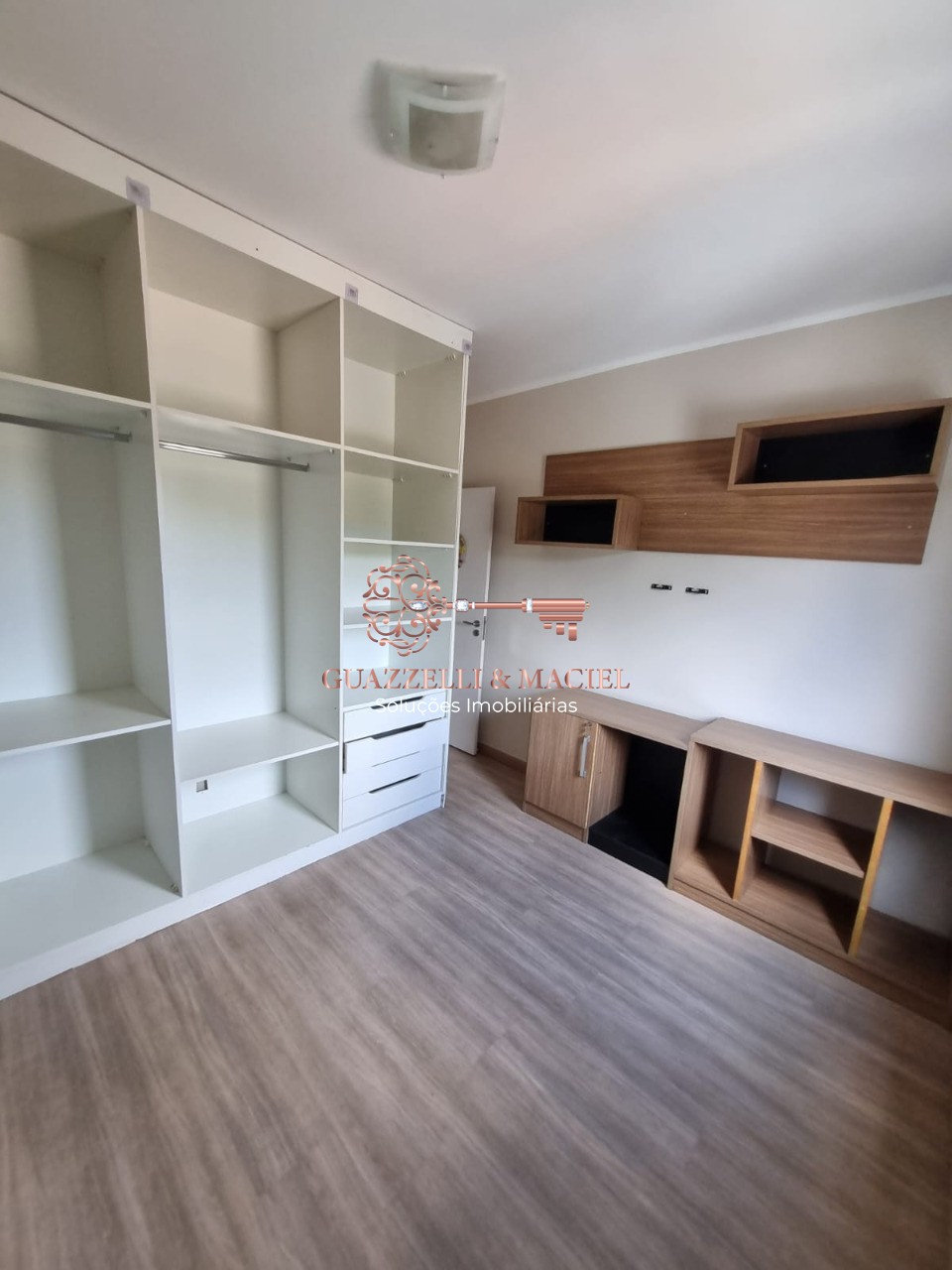 Apartamento em JARDIM CARAMBEÍ, SÃO ROQUE - Apartamento à venda: 2 quartos, 1 suíte, 1 sala, 2 banheiros, 1 vaga na cidade de São Roque-SP, bairro Jardim Carambeí! - Foto 8