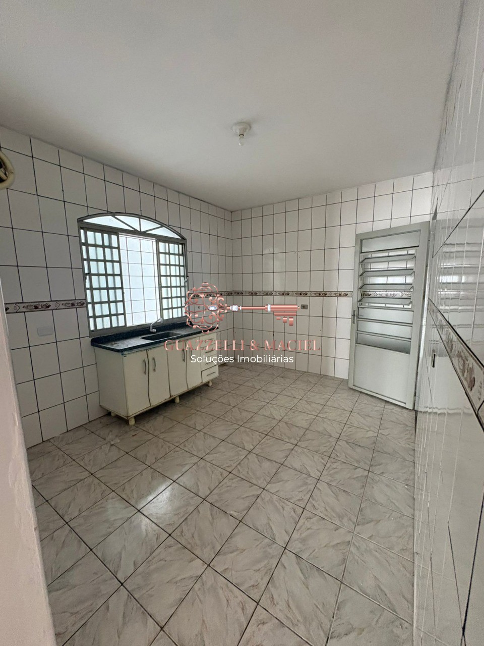 Casa em São José, MAIRINQUE - Imperdível oportunidade: Casa para venda ou locação em Mairinque-SP, bairro São José, 2 quartos, 1 suíte, 1 sala, 2 banheiros, 1 vaga, 290m². - Foto 5