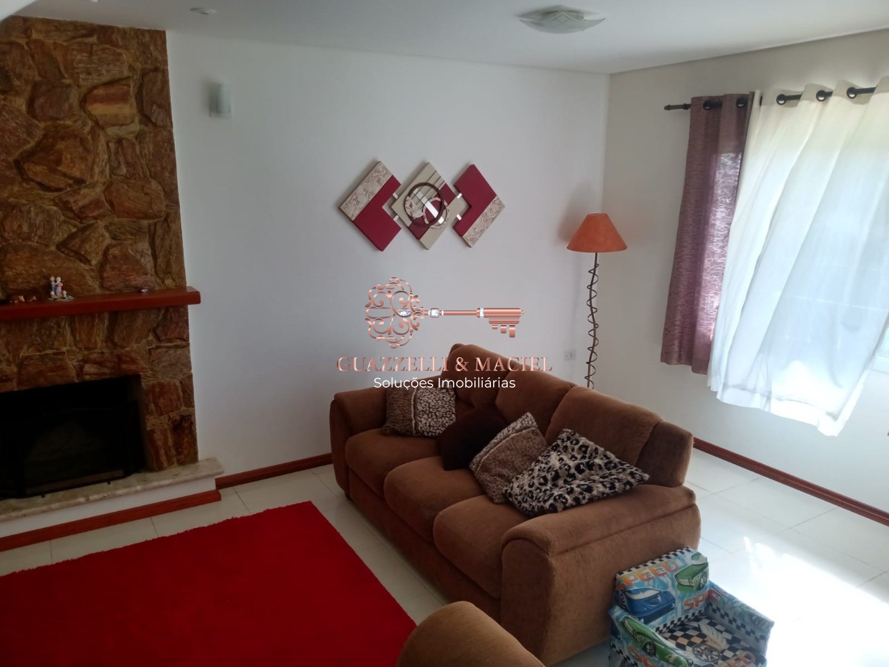 Casa em GABRIEL PIZA, SÃO ROQUE - Imperdível oportunidade de compra: Casa à venda em São Roque-SP, no bairro Gabriel Piza, com 3 quartos, 1 suíte, sala e 3 vagas de garagem, totalizando 165m². - Foto 11