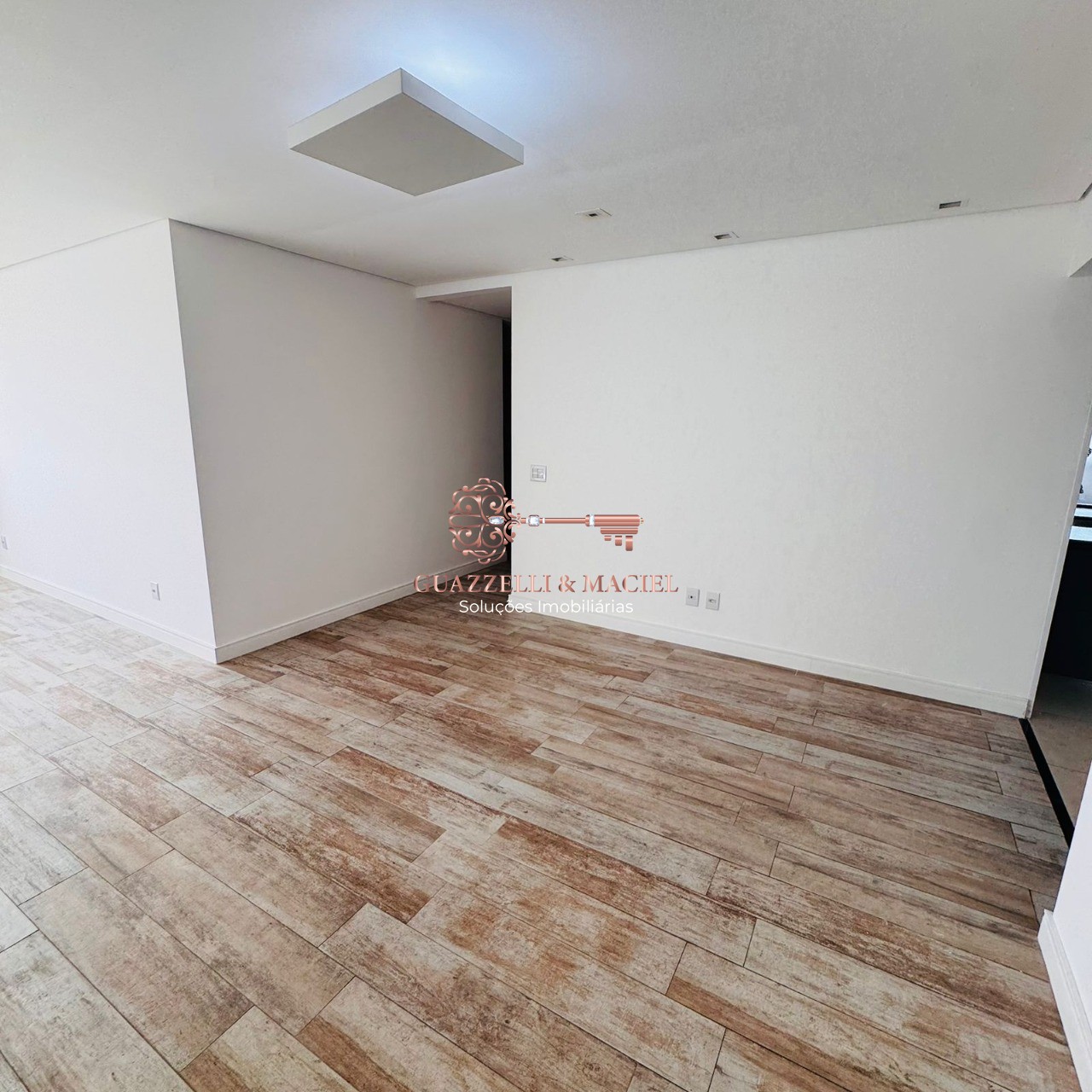 Apartamento em Jardim Flórida, São Roque - Apartamento à venda ou locação em São Roque-SP, Jardim Flórida: 3 quartos, 1 suíte, 2 salas, 2 banheiros, 2 vagas, 100 m². - Foto 2