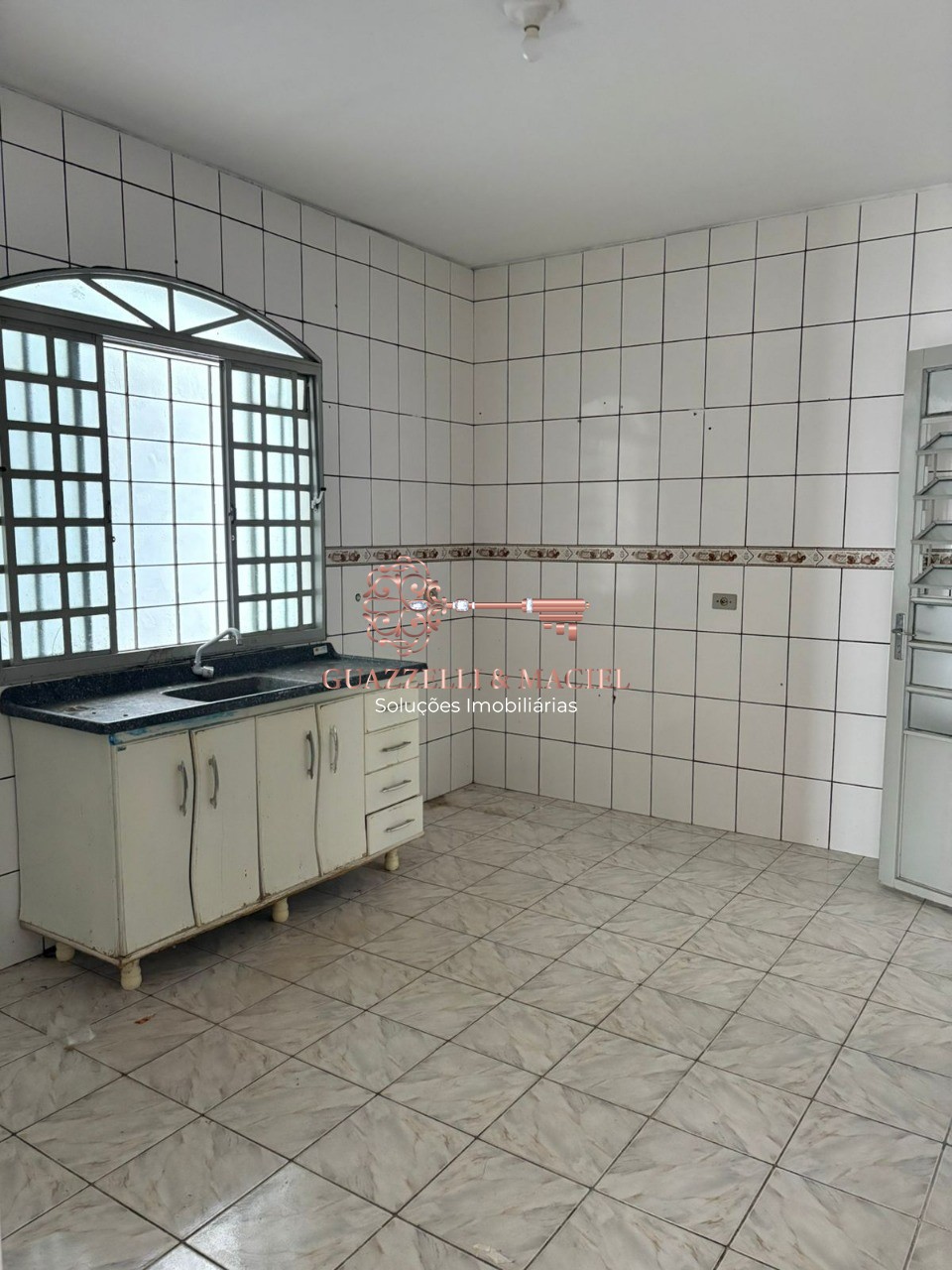 Casa em São José, MAIRINQUE - Imperdível oportunidade: Casa para venda ou locação em Mairinque-SP, bairro São José, 2 quartos, 1 suíte, 1 sala, 2 banheiros, 1 vaga, 290m². - Foto 7