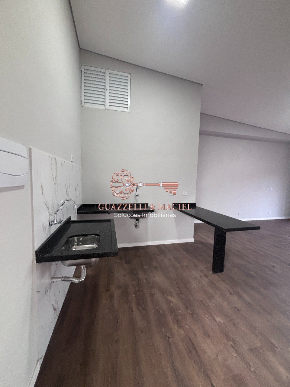 Apartamento em VILA IRENE, SÃO ROQUE - Apartamento para locação em São Roque-SP, Vila Irene: 1 quarto, 1 sala, 1 banheiro, 40m². Venha conferir!