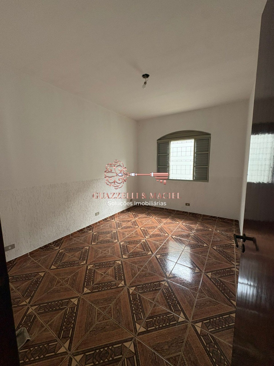 Casa em São José, MAIRINQUE - Imperdível oportunidade: Casa para venda ou locação em Mairinque-SP, bairro São José, 2 quartos, 1 suíte, 1 sala, 2 banheiros, 1 vaga, 290m². - Foto 13
