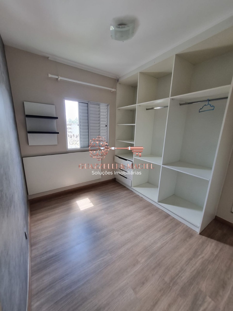 Apartamento em JARDIM CARAMBEÍ, SÃO ROQUE - Apartamento à venda: 2 quartos, 1 suíte, 1 sala, 2 banheiros, 1 vaga na cidade de São Roque-SP, bairro Jardim Carambeí! - Foto 11