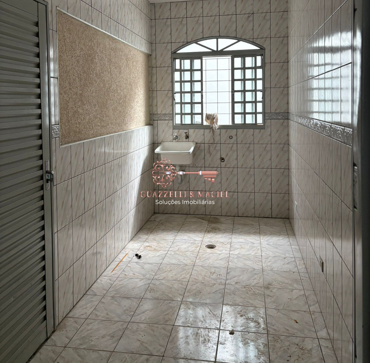 Casa em São José, MAIRINQUE - Imperdível oportunidade: Casa para venda ou locação em Mairinque-SP, bairro São José, 2 quartos, 1 suíte, 1 sala, 2 banheiros, 1 vaga, 290m². - Foto 17