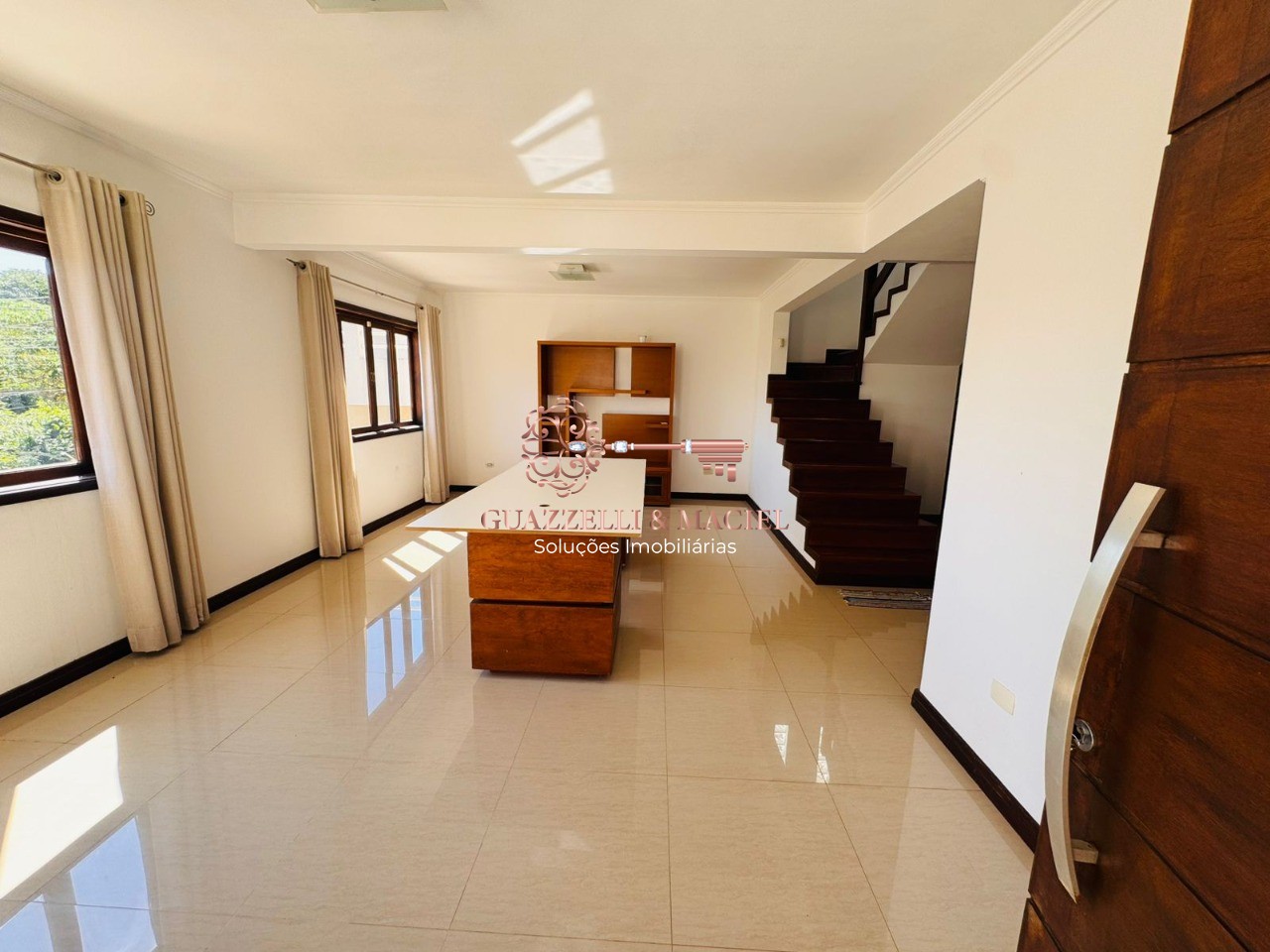 Casa em Jardim Villaça, São Roque - Sobrado de Alto Padrão com Vista Fantástica em São Roque! - Foto 3