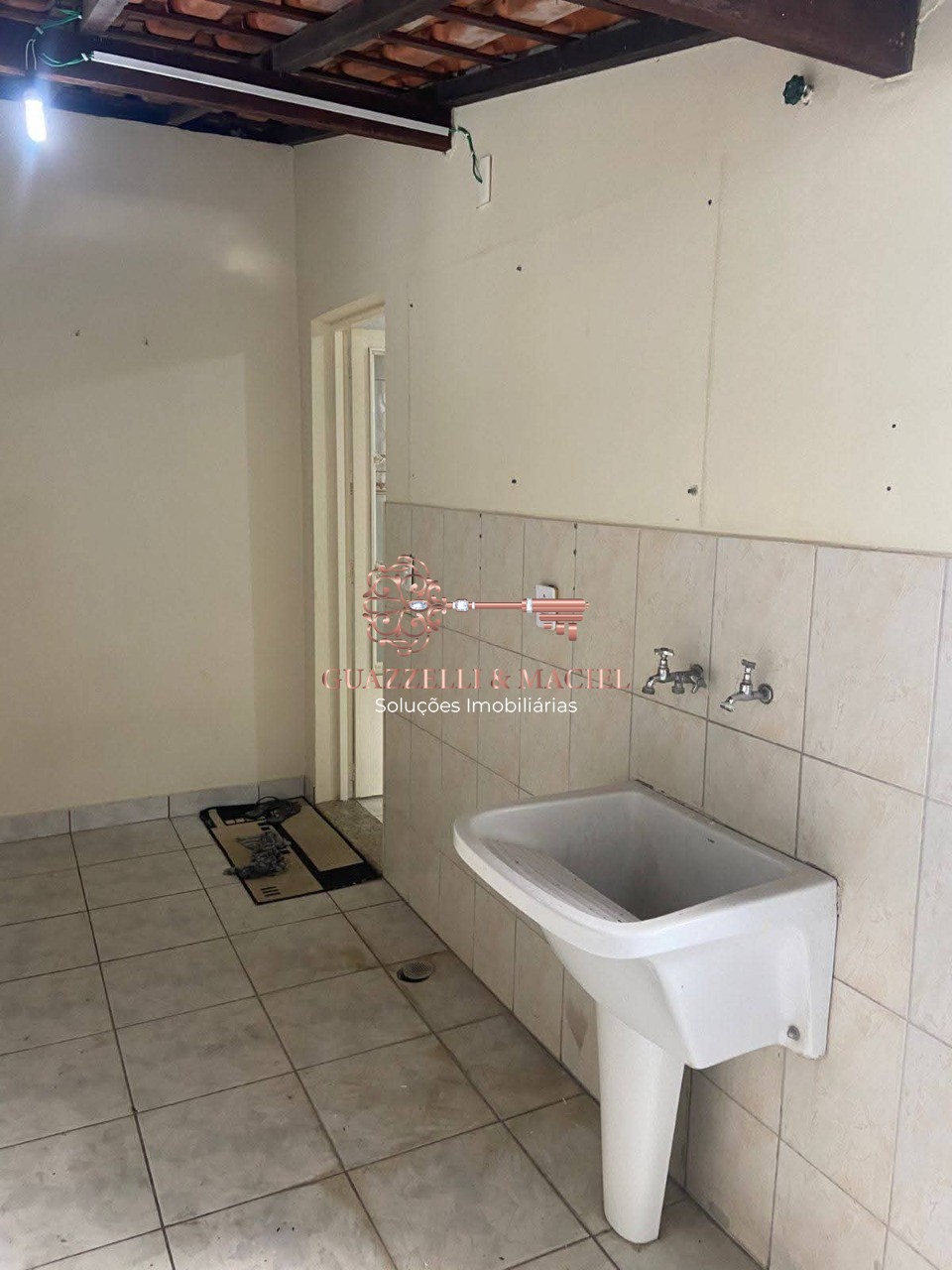 Casa em RENEVILLE, MAIRINQUE - Imperdível: Casa à venda em  com 2 quartos, 2 salas, 1 banheiro, 2 vagas de garagem e 69,70 m² de área! - Foto 9