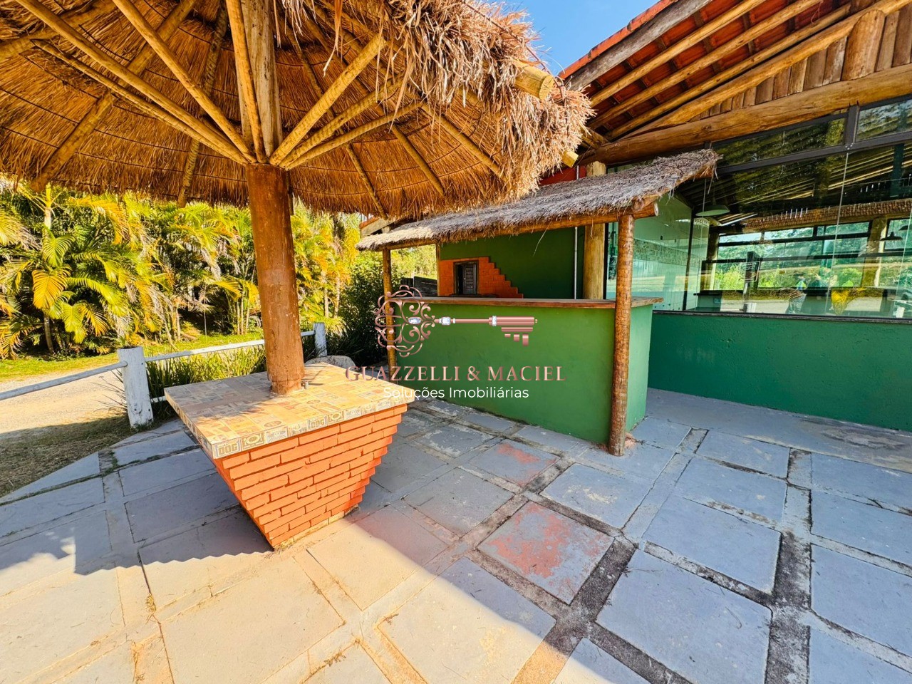 Salao em GABRIEL PIZA, SÃO ROQUE - Salão Comercial para Locação em São Roque-SP: 1 Sala, 3 Banheiros, 10 Vagas de Garagem, 100m² no Bairro Gabriel Piza!