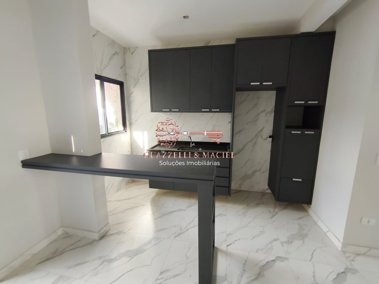 Condominio em JARDIM FLÓRIDA, SÃO ROQUE - Casa em Condomínio de Luxo em São Roque-SP - 3 Quartos, 1 Suíte, 1 Sala, 3 Banheiros, 2 Vagas - Imperdível! - Foto 2