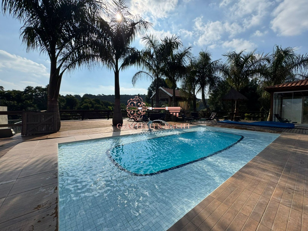 Chácara em PAVÃO (CANGUERA), SÃO ROQUE - Chácara à venda em São Roque-SP, bairro Pavão (Canguera): 5 quartos, 1 sala, 3 banheiros, 10 vagas de garagem, 300m² de área. - Foto 2