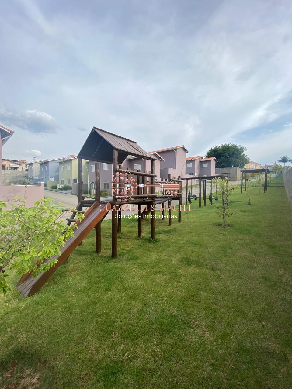 Condominio em VILA SANTO ANTÔNIO, SÃO ROQUE - Aluguel de Casa em Condomínio na Vila Santo Antônio, São Roque-SP: 2 quartos, 1 sala, 2 banheiros, 1 vaga e 60m² de área.