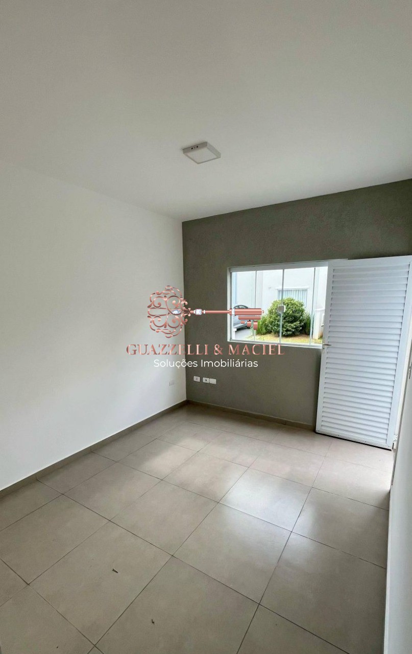 Condominio em VILA SANTO ANTÔNIO, SÃO ROQUE - Casa em Condomínio para Locação em São Roque-SP na Vila Santo Antônio: 2 Quartos, 1 Sala, 2 Banheiros, 2 Vagas - 60m².