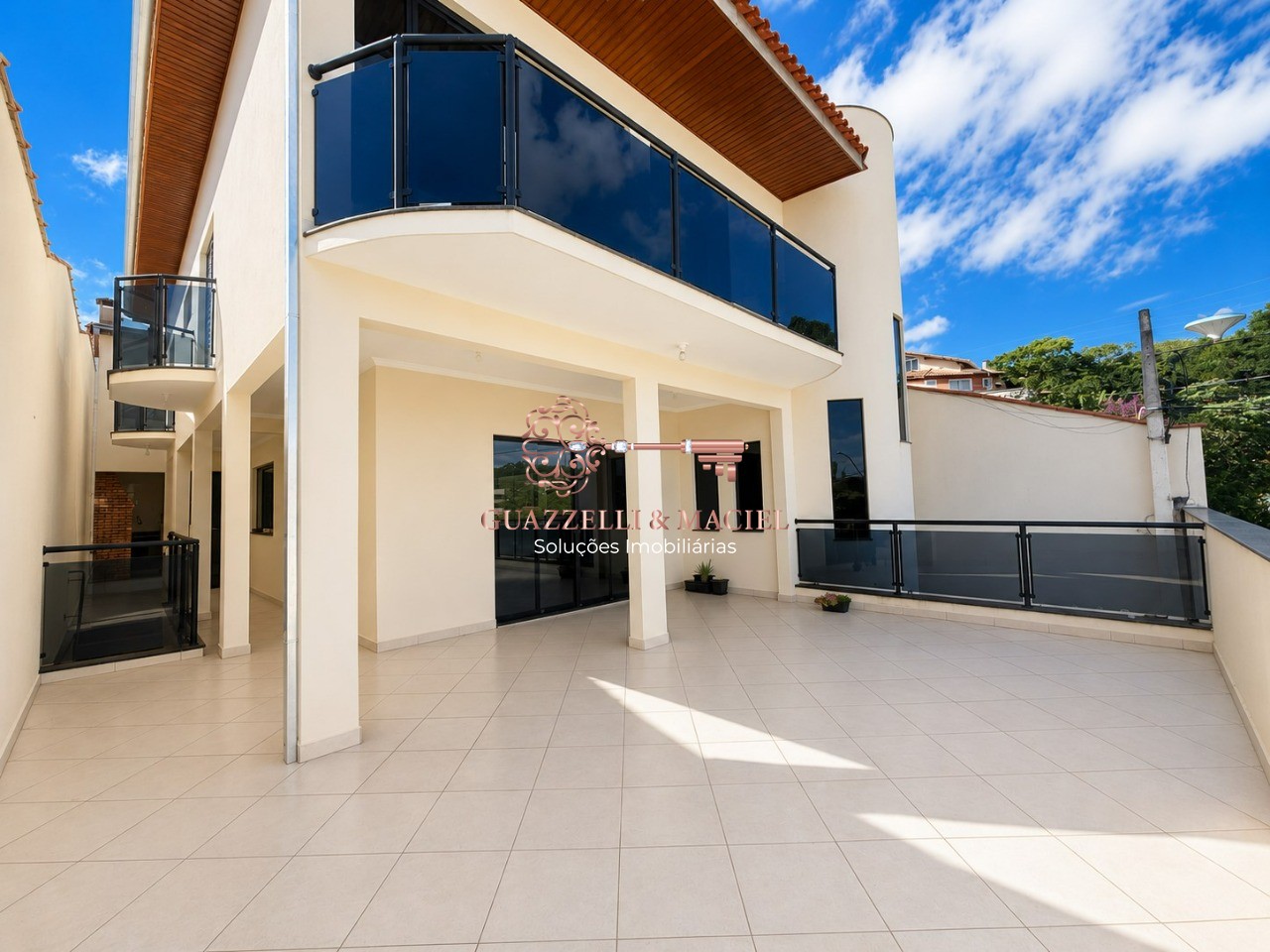 Casa em JARDIM MENY, SÃO ROQUE - Imperdível casa à venda em São Roque-SP, Jardim Meny: 4 quartos, 3 suítes, 1 sala, 4 banheiros, 3 vagas de garagem, 286m²! - Foto 1