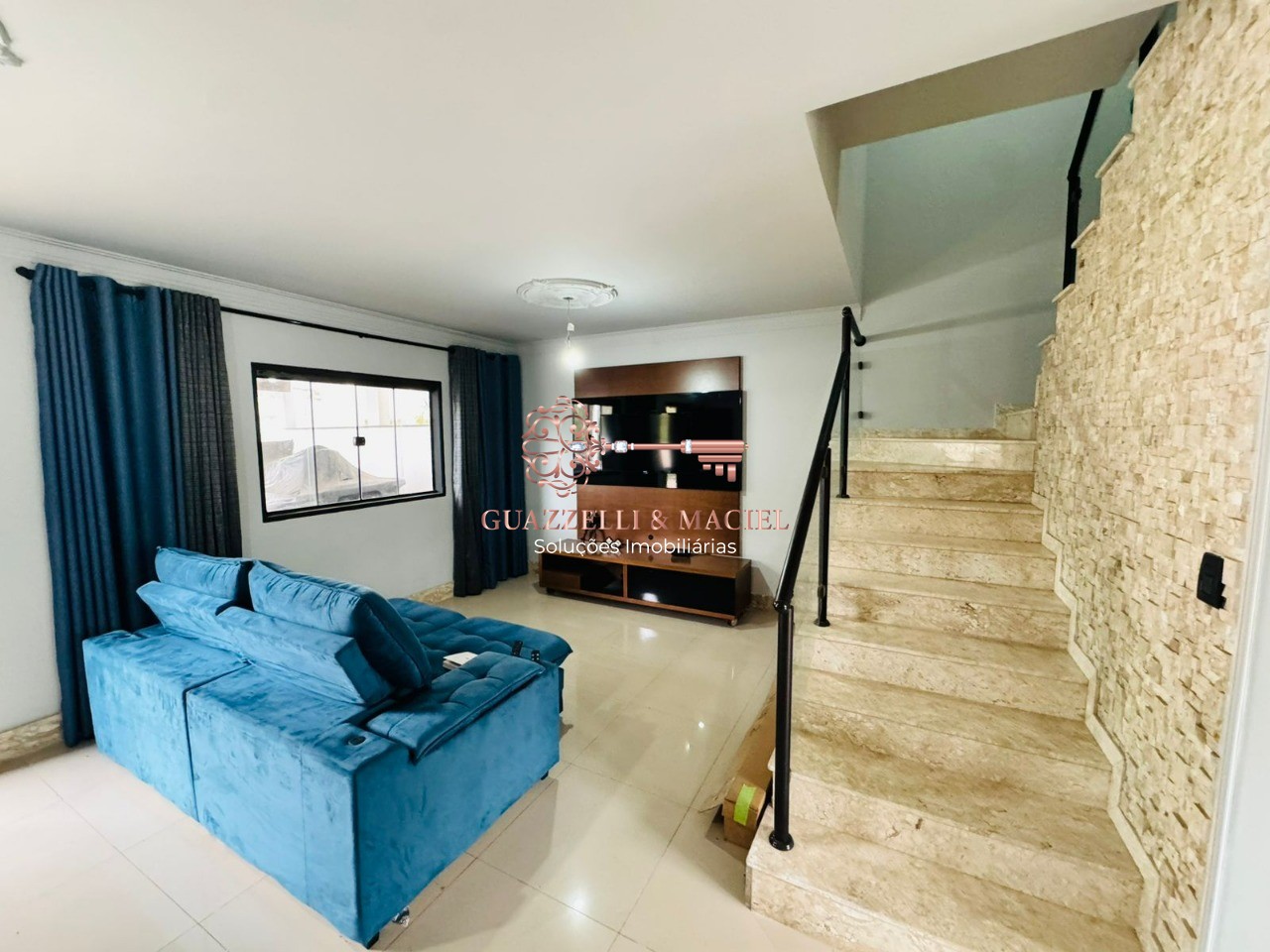 Condominio em JARDIM ESTHER, SÃO ROQUE - Casa de alto padrão em condomínio no Jardim Esther, São Roque-SP: 3 quartos, 2 suítes, 1 sala, 3 banheiros, 2 vagas, 184m². - Foto 2