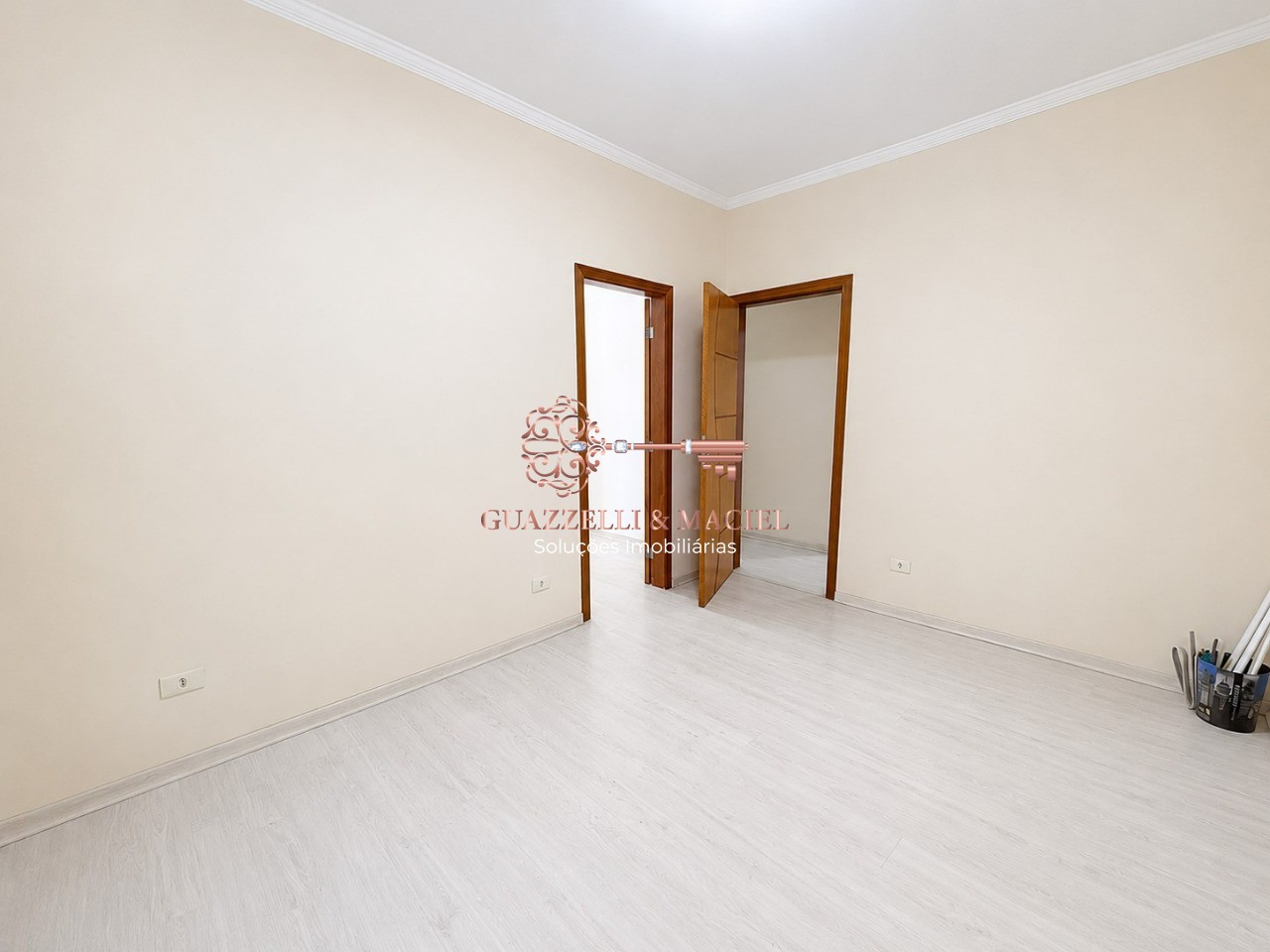 Casa em JARDIM MENY, SÃO ROQUE - Imperdível casa à venda em São Roque-SP, Jardim Meny: 4 quartos, 3 suítes, 1 sala, 4 banheiros, 3 vagas de garagem, 286m²! - Foto 13