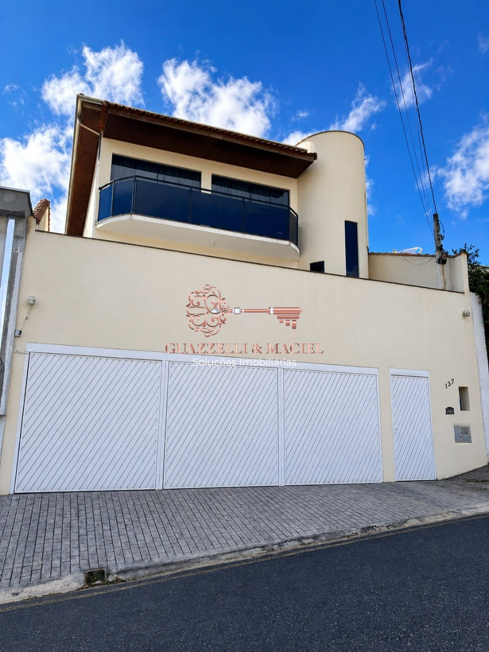 Casa em JARDIM MENY, SÃO ROQUE - Imperdível casa à venda em São Roque-SP, Jardim Meny: 4 quartos, 3 suítes, 1 sala, 4 banheiros, 3 vagas de garagem, 286m²! - Foto 2