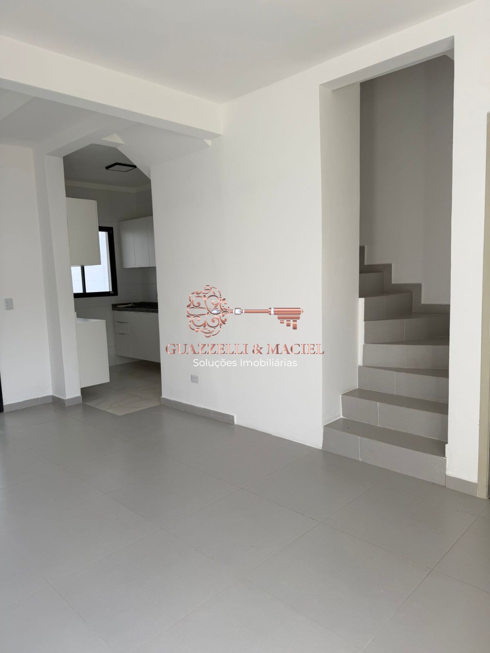Condominio em TABOÃO, SÃO ROQUE - Casa em Condomínio de Luxo para Locação em Bairro Nobre: 3 Quartos, Suíte, 2 Salas, 3 Banheiros, Vagas de Garagem - 80m²