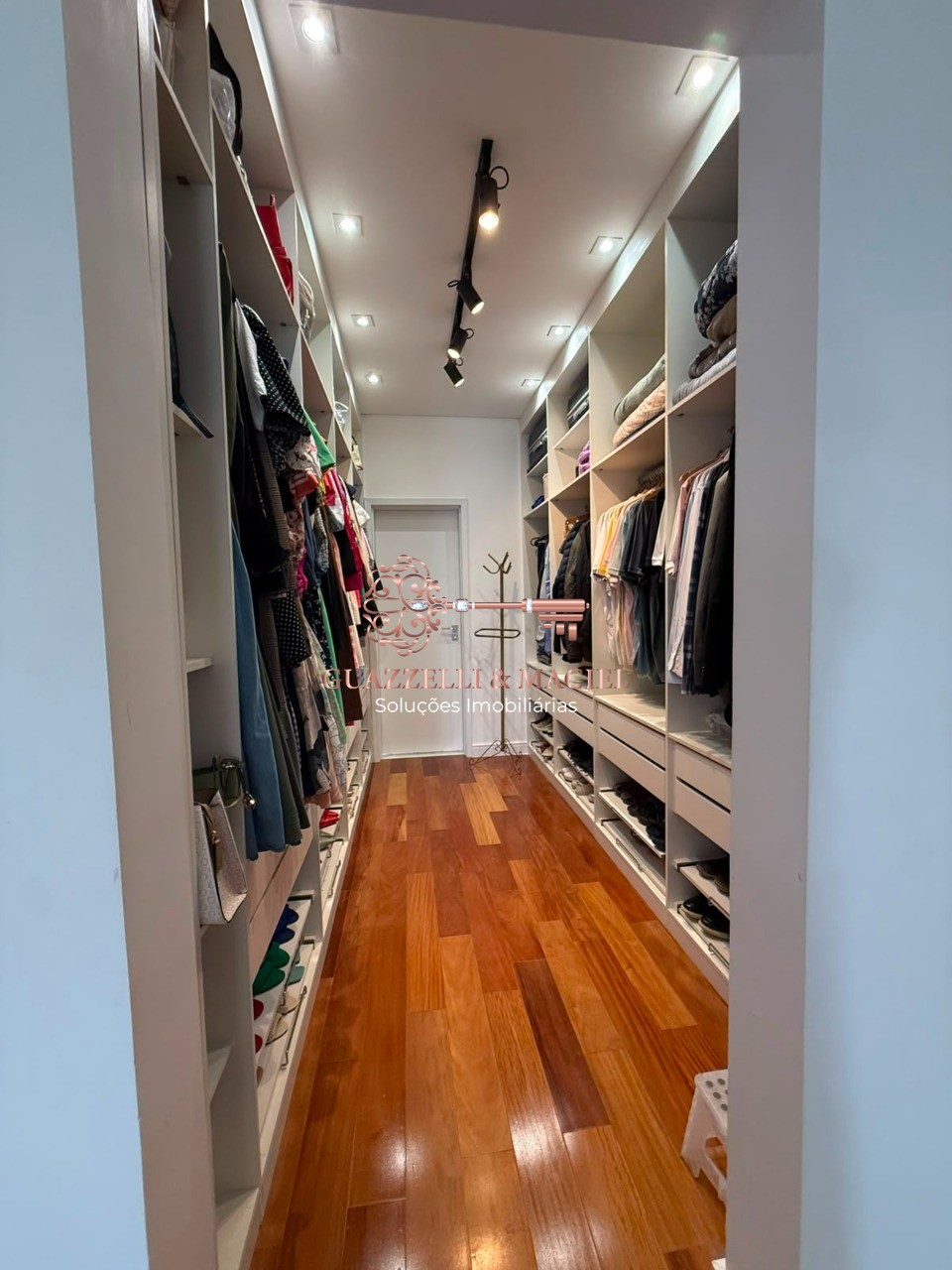 Condomínio em Trigal, MAIRINQUE - Espetacular casa em condomínio à venda em Mairinque-SP, bairro Trigal: 3 quartos, 3 suítes, 2 salas, 5 banheiros, 2 vagas, 313,93 m² - Foto 40