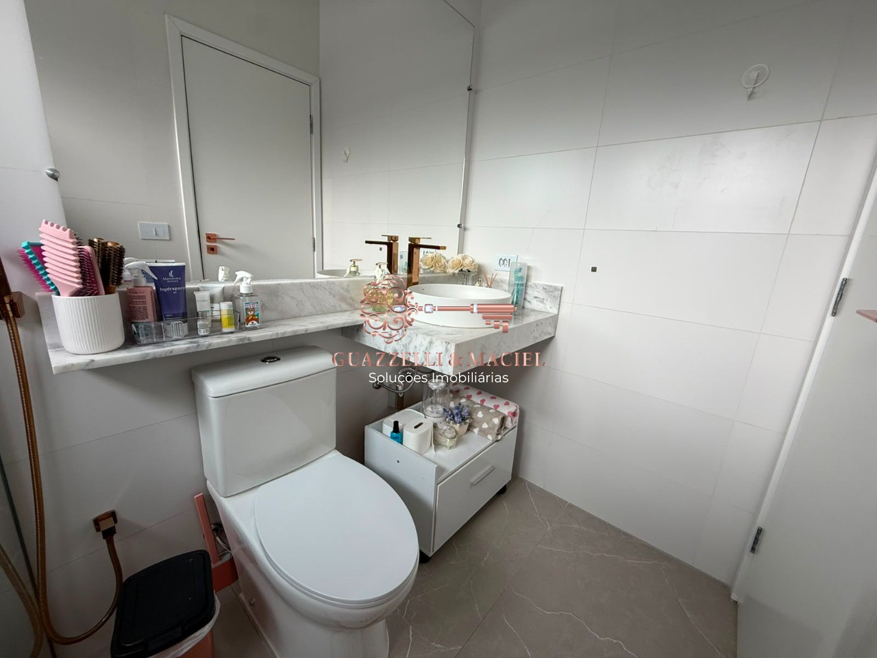 Condomínio em Trigal, MAIRINQUE - Espetacular casa em condomínio à venda em Mairinque-SP, bairro Trigal: 3 quartos, 3 suítes, 2 salas, 5 banheiros, 2 vagas, 313,93 m² - Foto 21