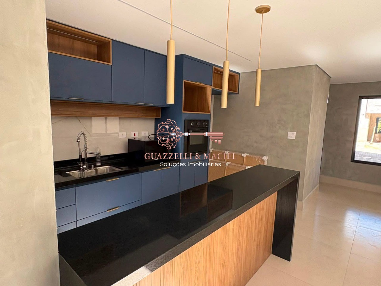 Condominio em GABRIEL PIZA, SÃO ROQUE - Casa em condomínio de luxo em São Roque-SP, Gabriel Piza: 3 quartos, 1 suíte, 2 salas, 2 vagas, 150m². Venha conferir!
