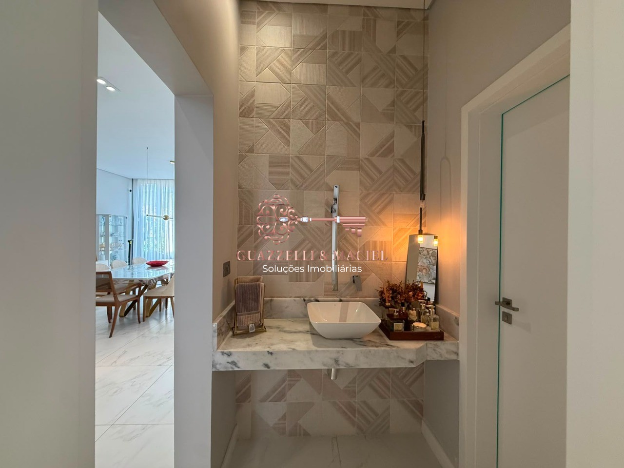 Condomínio em Trigal, MAIRINQUE - Espetacular casa em condomínio à venda em Mairinque-SP, bairro Trigal: 3 quartos, 3 suítes, 2 salas, 5 banheiros, 2 vagas, 313,93 m² - Foto 4