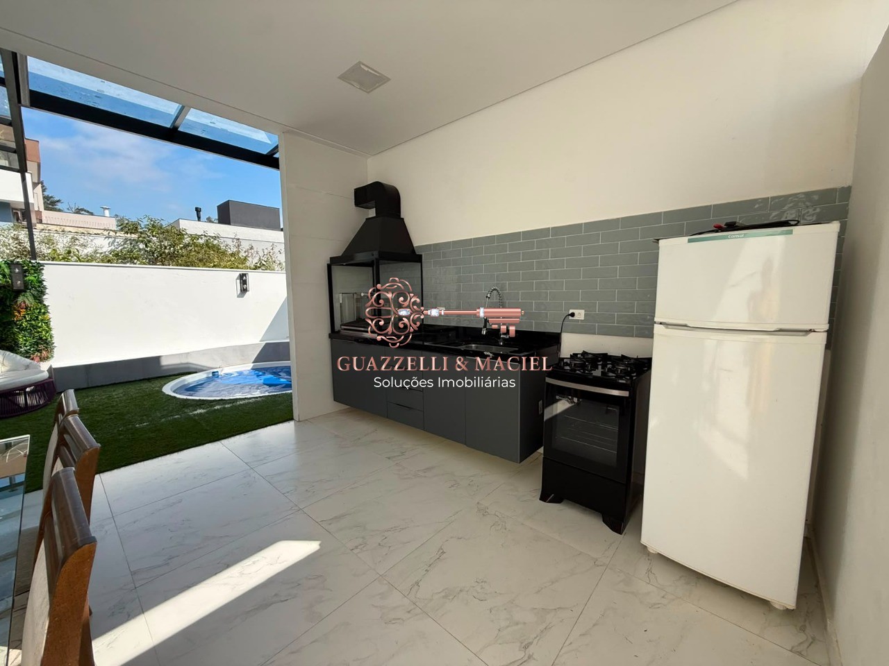 Condomínio em Trigal, MAIRINQUE - Espetacular casa em condomínio à venda em Mairinque-SP, bairro Trigal: 3 quartos, 3 suítes, 2 salas, 5 banheiros, 2 vagas, 313,93 m² - Foto 43
