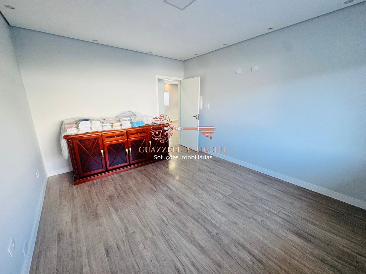 Condomínio em LOTEAMENTO VILLAGE EMÍLIA, SÃO ROQUE - Imperdível Casa em Condomínio à Venda ou Locação em São Roque-SP - 5 Quartos, 1 Suíte, 240m² - Loteamento Village Emília - Foto 9
